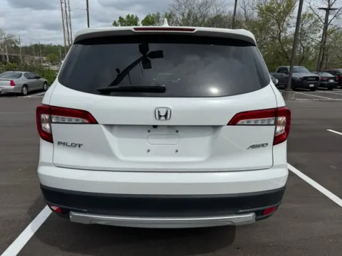 More photos of 2021 Honda Pilot EX-L at Jay Wolfe Honda, MO