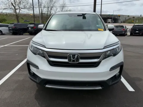 Photos of 2021 Honda Pilot EX-L for sale in Kansas City, MO at Jay Wolfe Honda