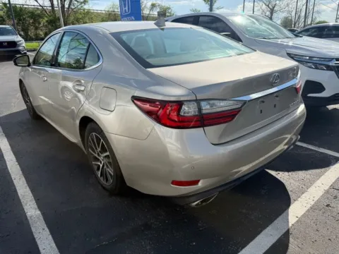 More photos of 2017 Lexus ES 350 at Jay Wolfe Honda, MO