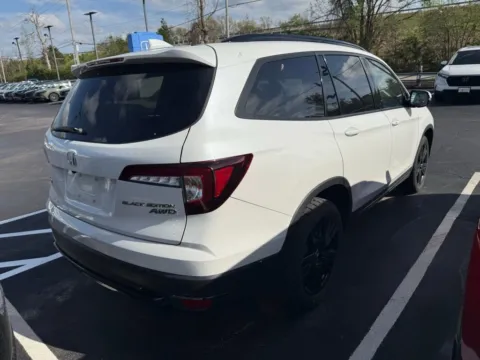 More photos of 2021 Honda Pilot Black Edition at Jay Wolfe Honda, MO