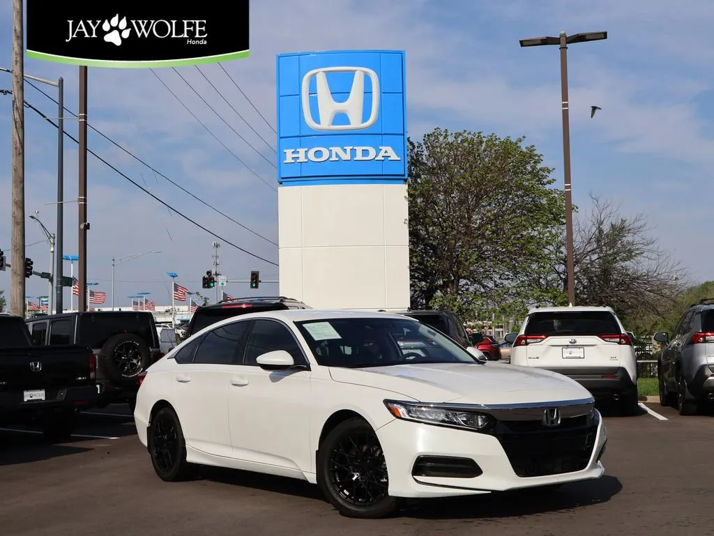 White 2018 Honda Accord Sedan LX 1.5T for sale in Kansas City, MO