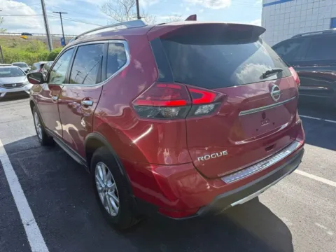 More photos of 2017 Nissan Rogue SV at Jay Wolfe Honda, MO