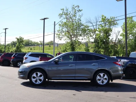 More photos of 2010 Honda Accord Crosstour EX-L at Jay Wolfe Honda, MO