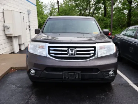 Photos of 2013 Honda Pilot EX-L for sale in Kansas City, MO at Jay Wolfe Honda