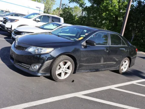 More photos of 2013 Toyota Camry SE at Jay Wolfe Honda, MO