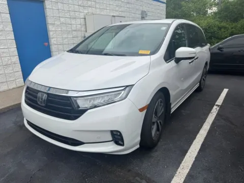 Another view of 2024 Honda Odyssey Touring for sale in Kansas City, MO at Jay Wolfe Honda