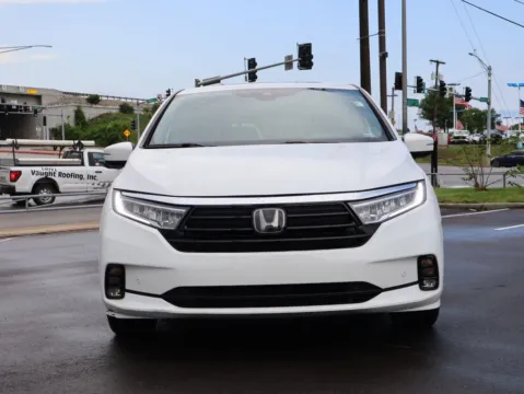 Photos of 2024 Honda Odyssey Touring for sale in Kansas City, MO at Jay Wolfe Honda