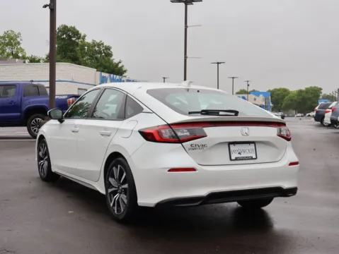 More photos of 2024 Honda Civic Hatchback EX-L at Jay Wolfe Honda, MO