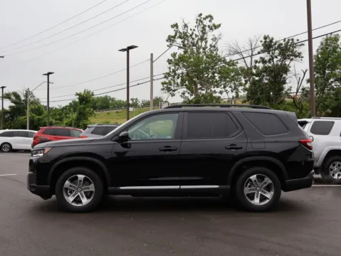 More photos of 2026 Honda Pilot EX-L at Jay Wolfe Honda, MO