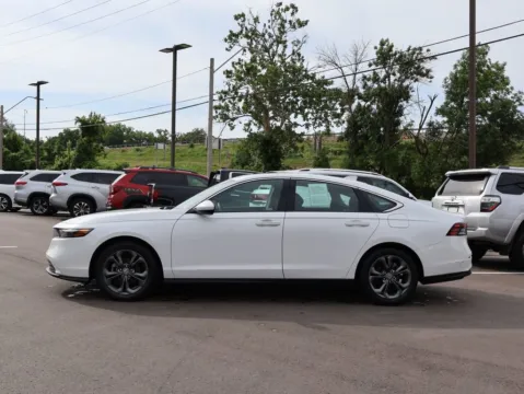 More photos of 2023 Honda Accord Sedan EX at Jay Wolfe Honda, MO