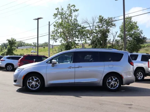 More photos of 2018 Chrysler Pacifica Limited at Jay Wolfe Honda, MO
