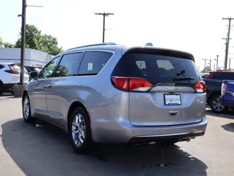 More photos of 2018 Chrysler Pacifica Limited at Jay Wolfe Honda, MO