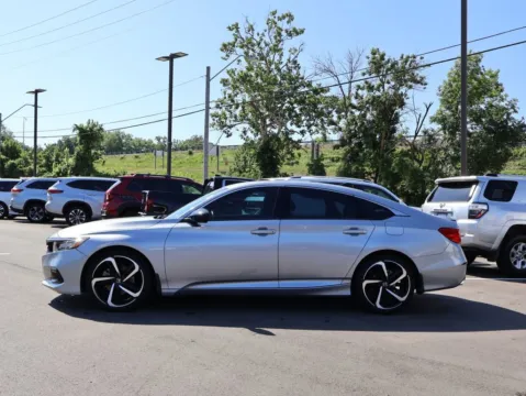 More photos of 2022 Honda Accord Sedan Sport at Jay Wolfe Honda, MO
