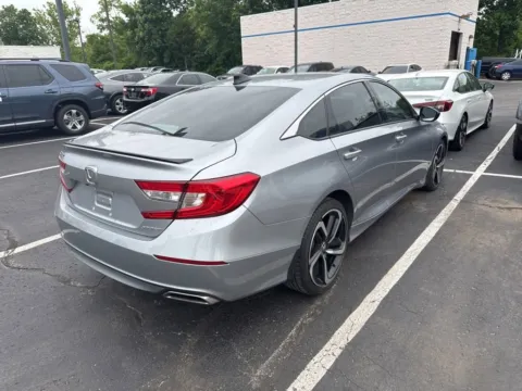 More photos of 2022 Honda Accord Sedan Sport at Jay Wolfe Honda, MO