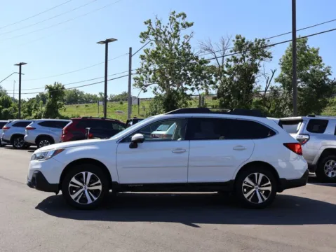 More photos of 2018 Subaru Outback Limited at Jay Wolfe Honda, MO