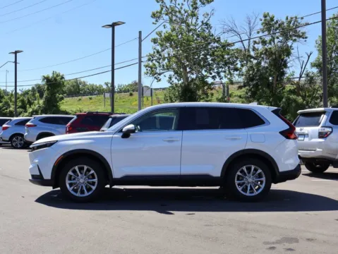 More photos of 2024 Honda CR-V EX-L at Jay Wolfe Honda, MO