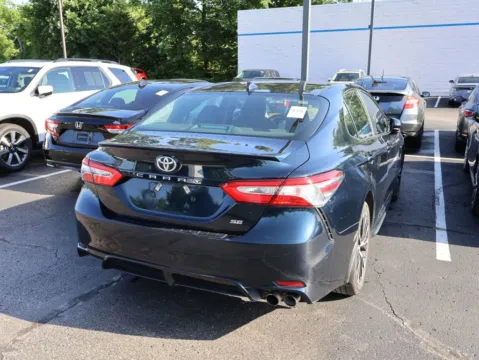More photos of 2020 Toyota Camry SE at Jay Wolfe Honda, MO