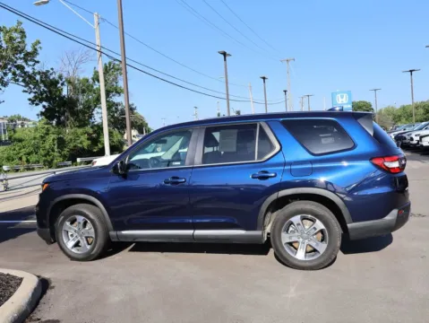 More photos of 2025 Honda Pilot EX-L at Jay Wolfe Honda, MO