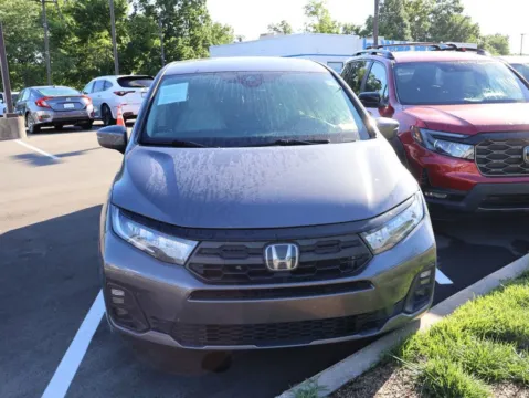 Photos of 2025 Honda Odyssey EX-L for sale in Kansas City, MO at Jay Wolfe Honda