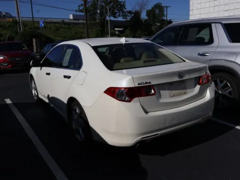 More photos of 2010 Acura TSX 2.4 at Jay Wolfe Honda, MO