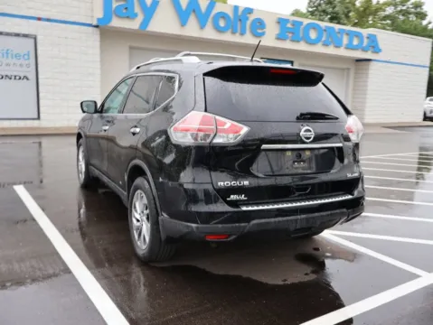 More photos of 2015 Nissan Rogue SL at Jay Wolfe Honda, MO