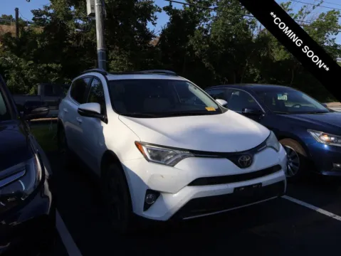White 2018 Toyota RAV4 XLE for sale in Kansas City, MO