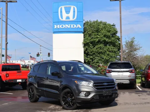 Gray 2019 Ford Escape SE for sale in Kansas City, MO