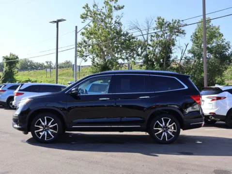 More photos of 2022 Honda Pilot Touring 7-Passenger at Jay Wolfe Honda, MO