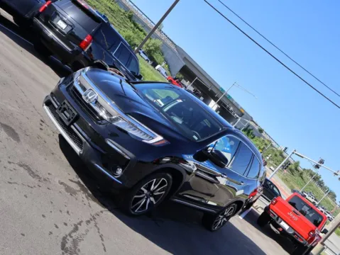 Another view of 2022 Honda Pilot Touring 7-Passenger for sale in Kansas City, MO at Jay Wolfe Honda