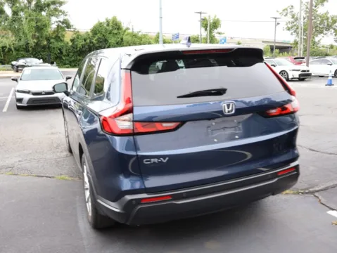 More photos of 2023 Honda CR-V EX-L at Jay Wolfe Honda, MO