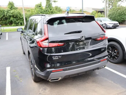 More photos of 2023 Honda CR-V Hybrid Sport Touring at Jay Wolfe Honda, MO