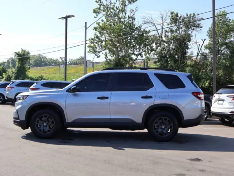 More photos of 2025 Honda Pilot TrailSport at Jay Wolfe Honda, MO