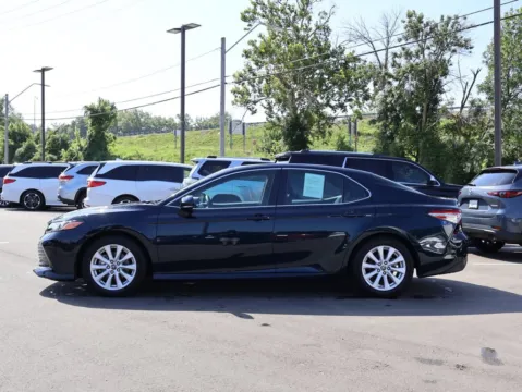 More photos of 2018 Toyota Camry LE at Jay Wolfe Honda, MO