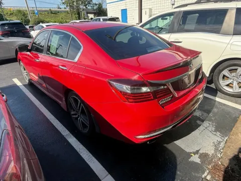 More photos of 2017 Honda Accord Sedan Sport SE at Jay Wolfe Honda, MO