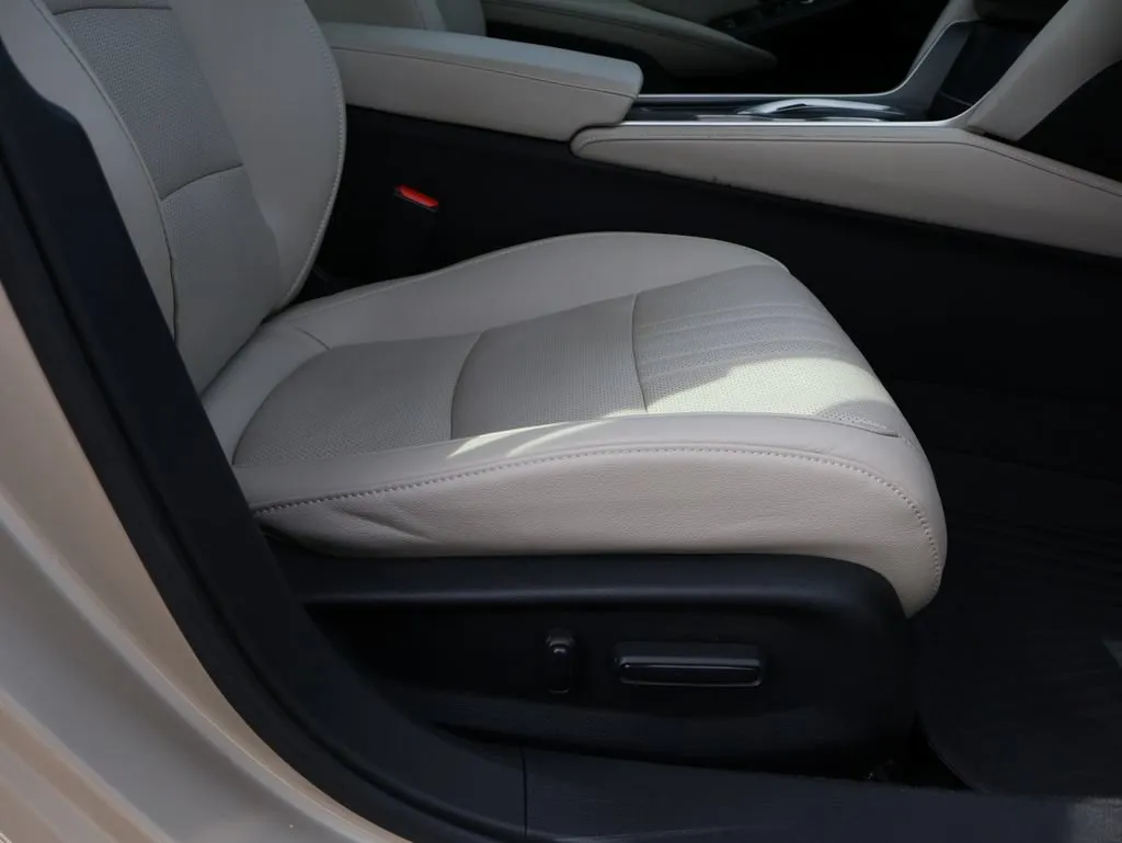2020 Honda Accord Hybrid Touring - Photo 10