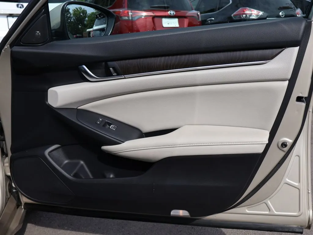 2020 Honda Accord Hybrid Touring - Photo 11