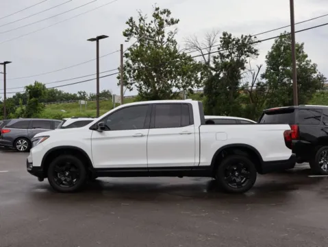 More photos of 2024 Honda Ridgeline Black Edition at Jay Wolfe Honda, MO