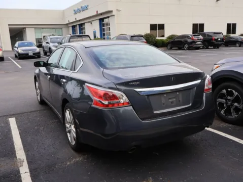 More photos of 2013 Nissan Altima 3.5 S at Jay Wolfe Honda, MO