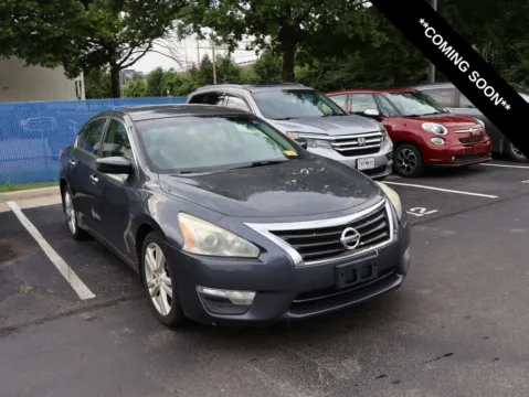 Gray 2013 Nissan Altima 3.5 S for sale in Kansas City, MO