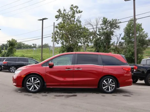 More photos of 2023 Honda Odyssey Touring at Jay Wolfe Honda, MO