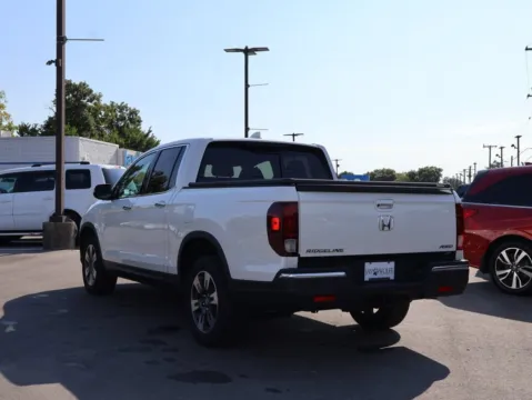More photos of 2017 Honda Ridgeline RTL-E at Jay Wolfe Honda, MO