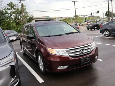 Red 2011 Honda Odyssey Touring for sale in Kansas City, MO
