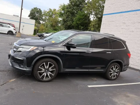 More photos of 2019 Honda Pilot Touring 8-Passenger at Jay Wolfe Honda, MO