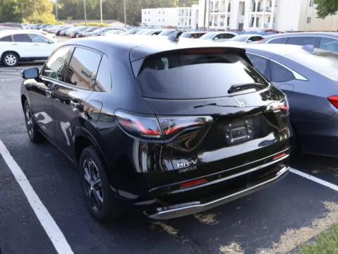 More photos of 2024 Honda HR-V EX-L at Jay Wolfe Honda, MO