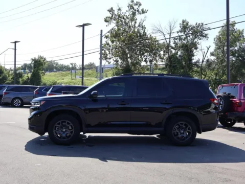 More photos of 2025 Honda Pilot TrailSport at Jay Wolfe Honda, MO
