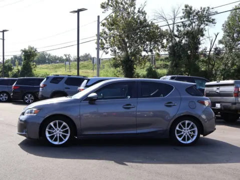 More photos of 2012 Lexus CT 200h Premium at Jay Wolfe Honda, MO