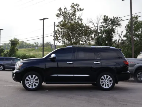 More photos of 2019 Toyota Sequoia Platinum at Jay Wolfe Honda, MO