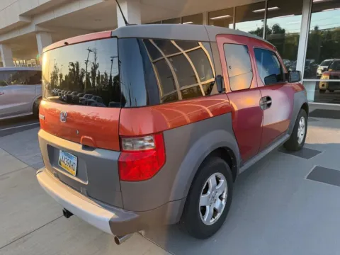 More photos of 2005 Honda Element EX at Jay Wolfe Honda, MO