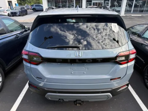 More photos of 2025 Honda Pilot TrailSport at Jay Wolfe Honda, MO