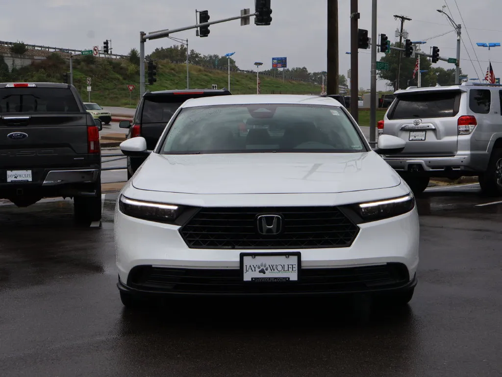 2024 Honda Accord LX - Photo 2